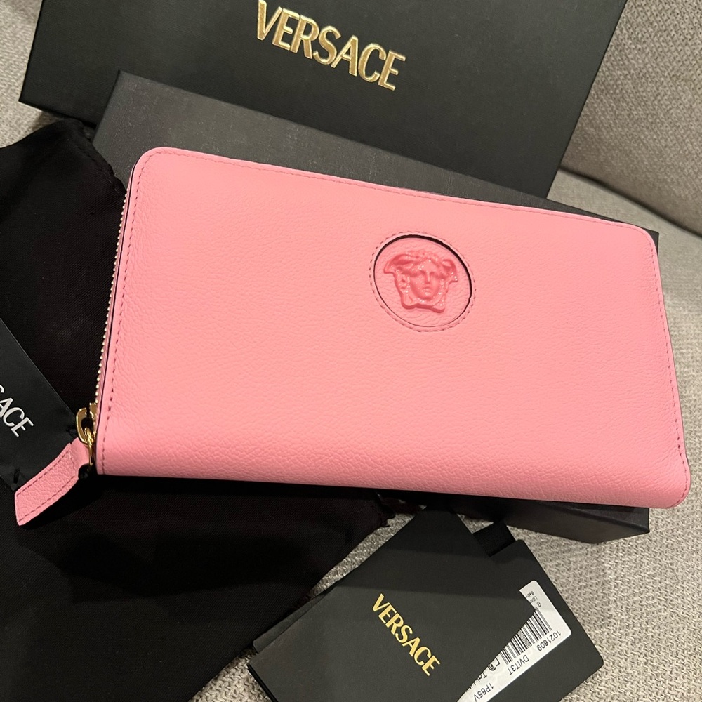 New Versace Medusa Long Pink Zip-Around Wallet - Picture 5 of 15
